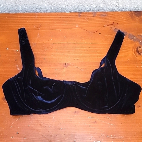 VINTAGE VICTORIA'S SECRET Y2K BLUE VELVET DEMI BRA  NO PADDED SIZE 36B - Picture 1 of 7